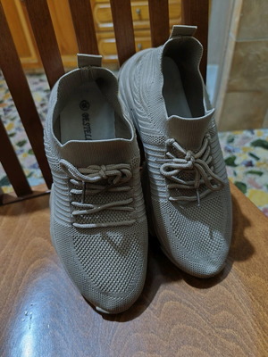 Keep Fred women's athletic shoes like new, size 39, pink