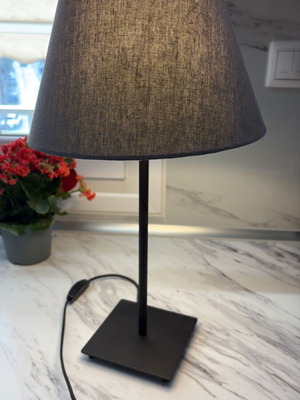 Modern Table Lamp like new, minimal design