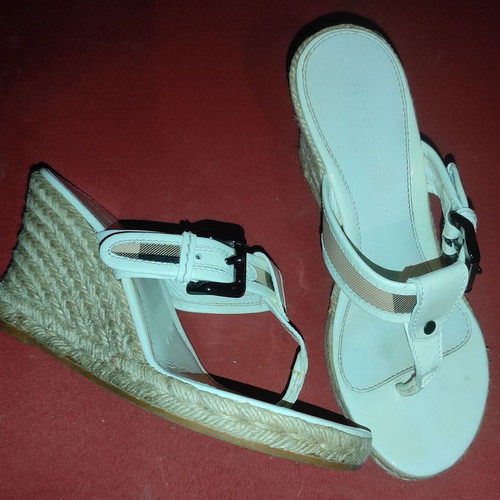 Burberry white patent leather platform sandals like new
