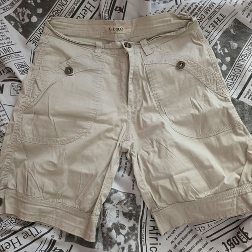 Summer beige bermuda shorts like new, small/medium