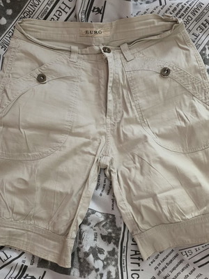 Summer beige bermuda shorts like new, small/medium