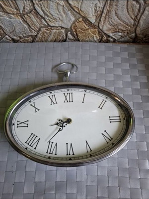 Wall clock used, working on battery