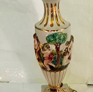 Λειτουργική επιτραπέζια λάμπα capodimonte