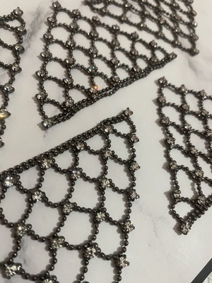 Clothing decoration set like new, 5 pieces