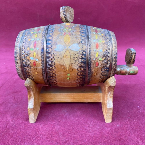 Decorative wooden barrel new with stand