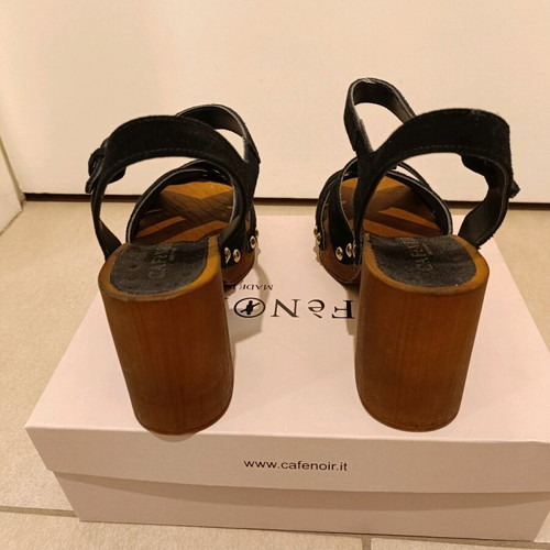 Cafe Noir sandal like new, size 39, black
