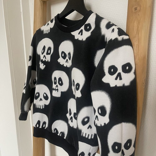 H&M boy sweater size 122/128 black and white