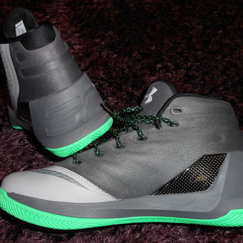 Under Armour Curry 3 new sports shoes size 44 gray and green