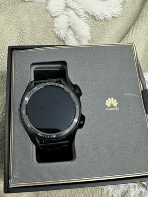 Huawei gt watch used with 10+ days battery and extra strap