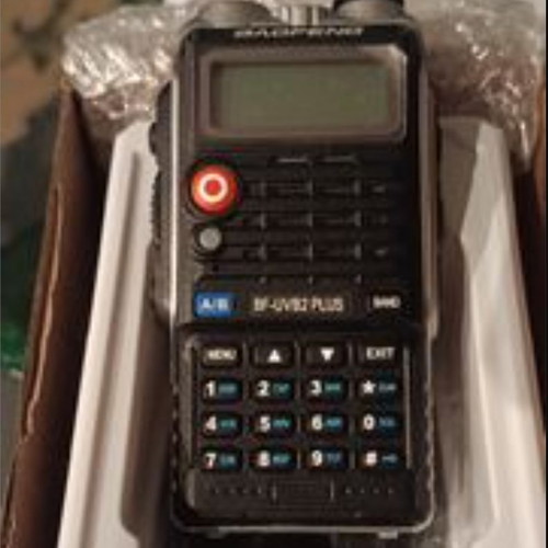VHF/UHF 8W Transceiver new with accessories