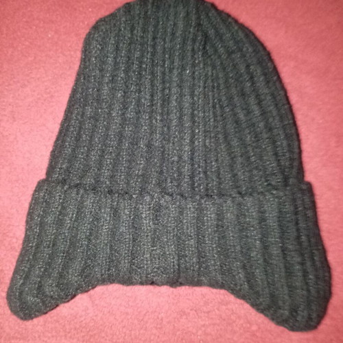 Black hat with ear coverage and fur lining new