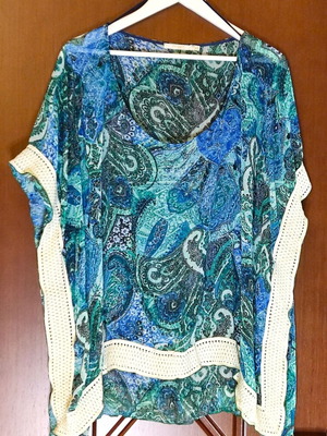 Mat Fashion Plus Size blouse like new, blue paisley and lace 3X
