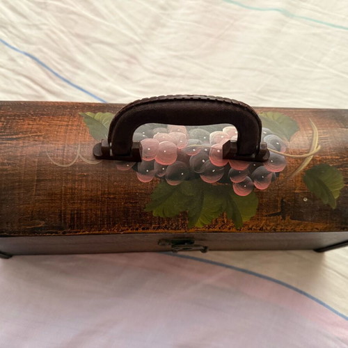 Wooden wine case vintage 50 years with leather handle in like new condition