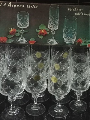 Cristal D'arques Vendome taille Croicee glasses in like new condition