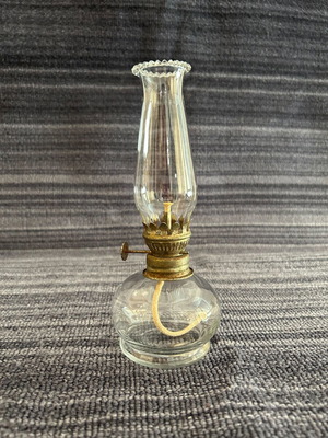 Italian vintage oil lamp like new