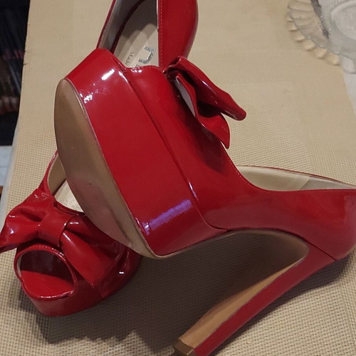 Nak Peep Toe Patent Leather Heels size 38.5 like new, red