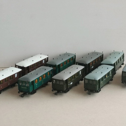 Passenger wagons HO scale used, pair