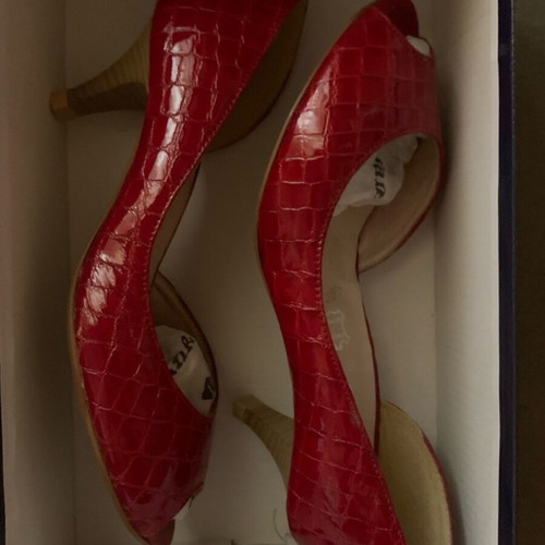 Elite heels like new, red, genuine leather, size 36