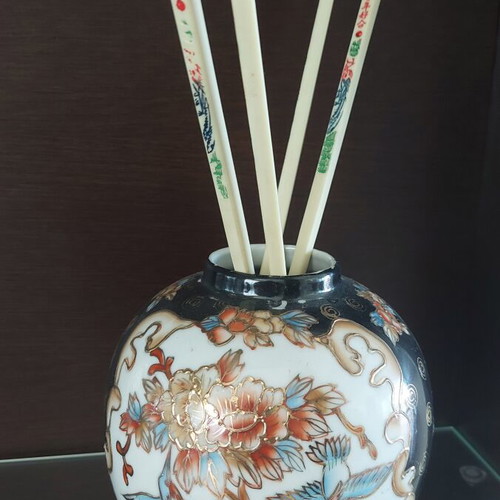 Porcelain vase Asian style hand painted 15 cm like new