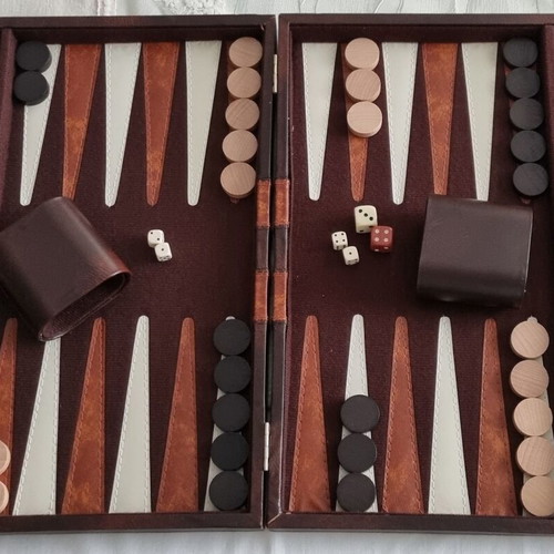 BACKBOARD IN A LEATHER CASE