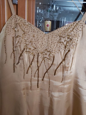Maxi satin dress size 52 like new, gold