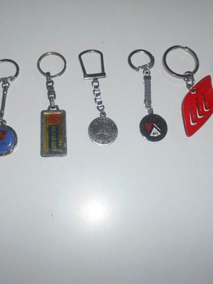Car keychains used, pack of 8, Ferrari, Chevrolet, Krayper, Peugeot, Ford, Fave, Mercedes, Fiat