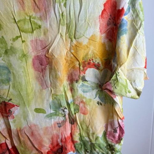 Floral women's shirt size 40 like new
