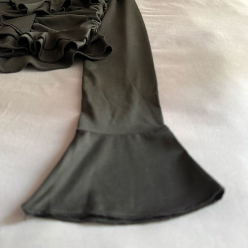 Black top with ruffles Shein like new, size S