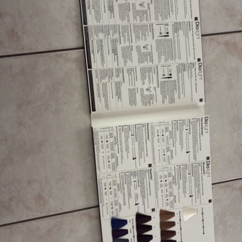 L’Oréal Professionnel Dia Book color chart