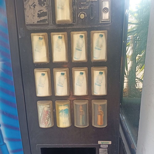 Vending machine for water and soft drinks used, professional