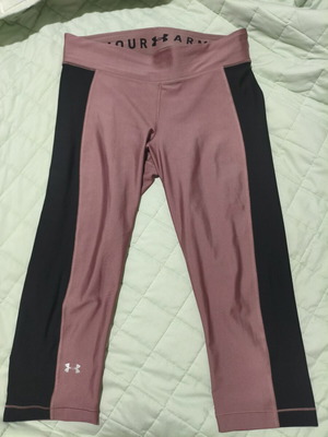 Under Armour Capri Leggings like new, pink and black, size L