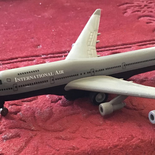 Plastic airplane sealed 17cm x 17cm