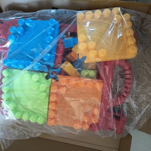 Activity table with building blocks, new