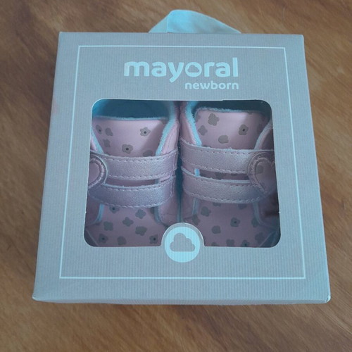 Mayoral baby cuddle shoes No.17 new in box