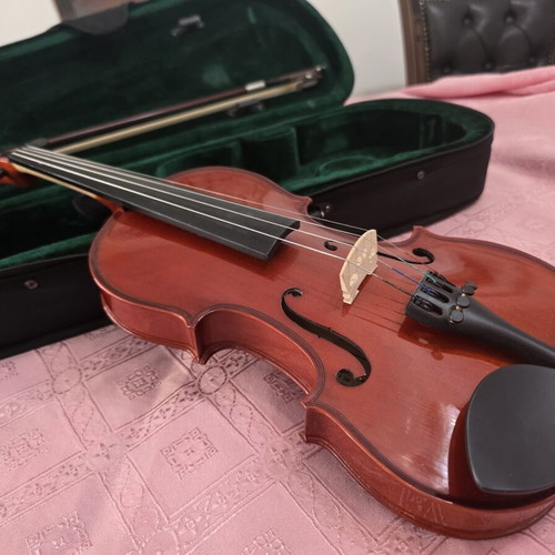 Student violin 1/2 Cremona fecit anno domini 20 like new with bow and case