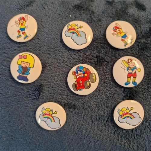 Vintage pins used, pack of 8 pieces