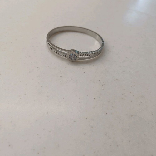 Women's bracelet used