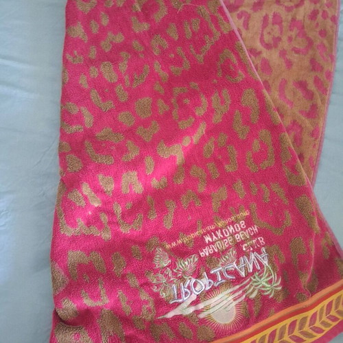 Beach towel like new, 100% Egyptian cotton