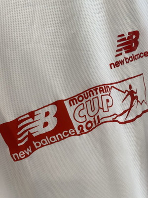 New Balance sports shirt used, white and red, size M unisex