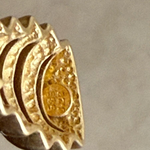 Gold jewelry used 18K and 14K earring and pendant