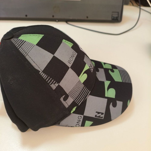 Billabong men's hat one size like new, black and green