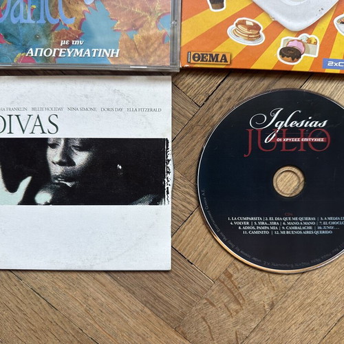 Music CDs like new, pack of 12