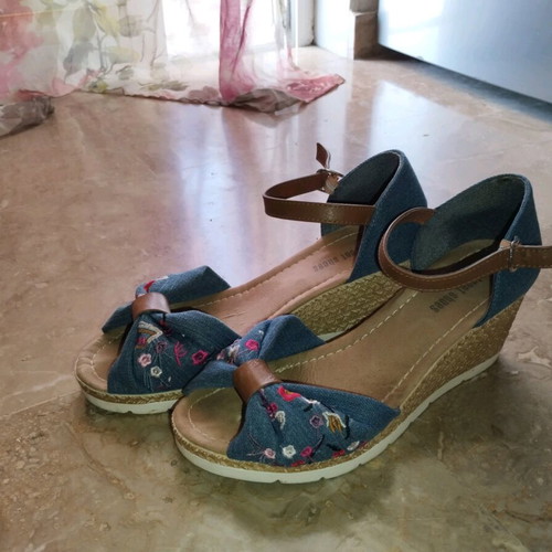 Street Shoes denim sandals with embroidered flowers size 38 used