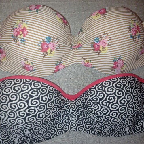 Strapless bikini tops set of 2 like new, cup B, size M