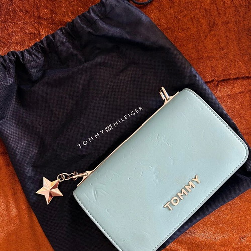 Tommy Hilfiger bag used 20x12x5