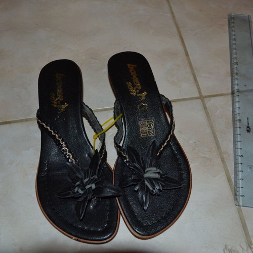Boxer black sandals with low heel like new, size 36
