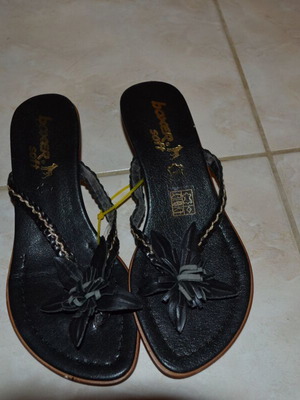 Boxer black sandals with low heel like new, size 36