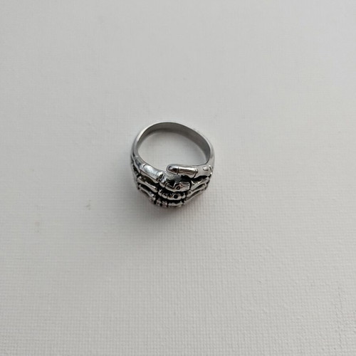 Skeleton Hand Ring like new, silver tone by Άπεφθον