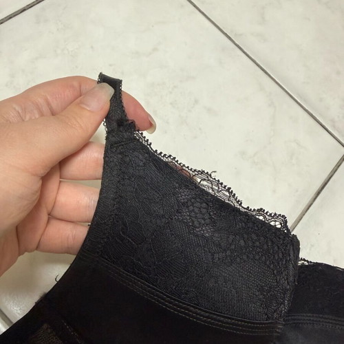 H&M pushup black satin lace wired bra like new, size 80C
