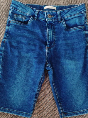 Reserved elastic denim bermuda shorts like new, 140 cm